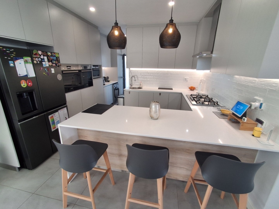 4 Bedroom Property for Sale in Sandown Western Cape